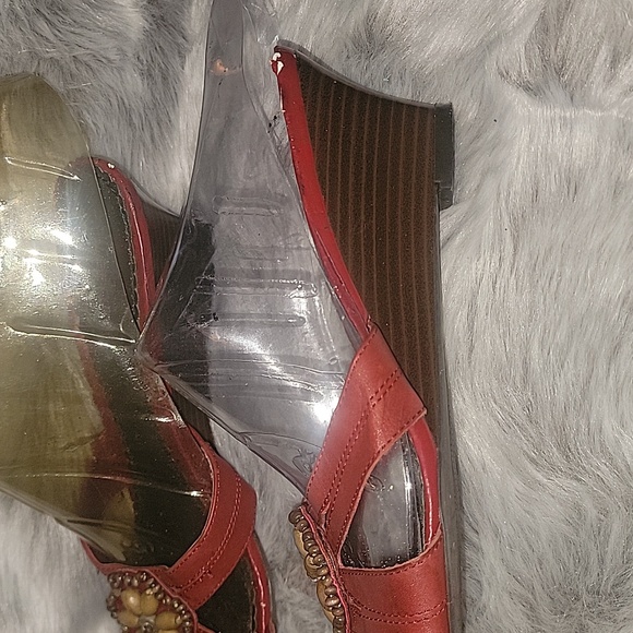 👠 slides - Picture 2 of 8